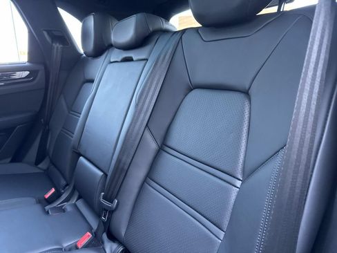 Used 2023 Porsche Cayenne Platinum Edition AWD/4WD image 14
