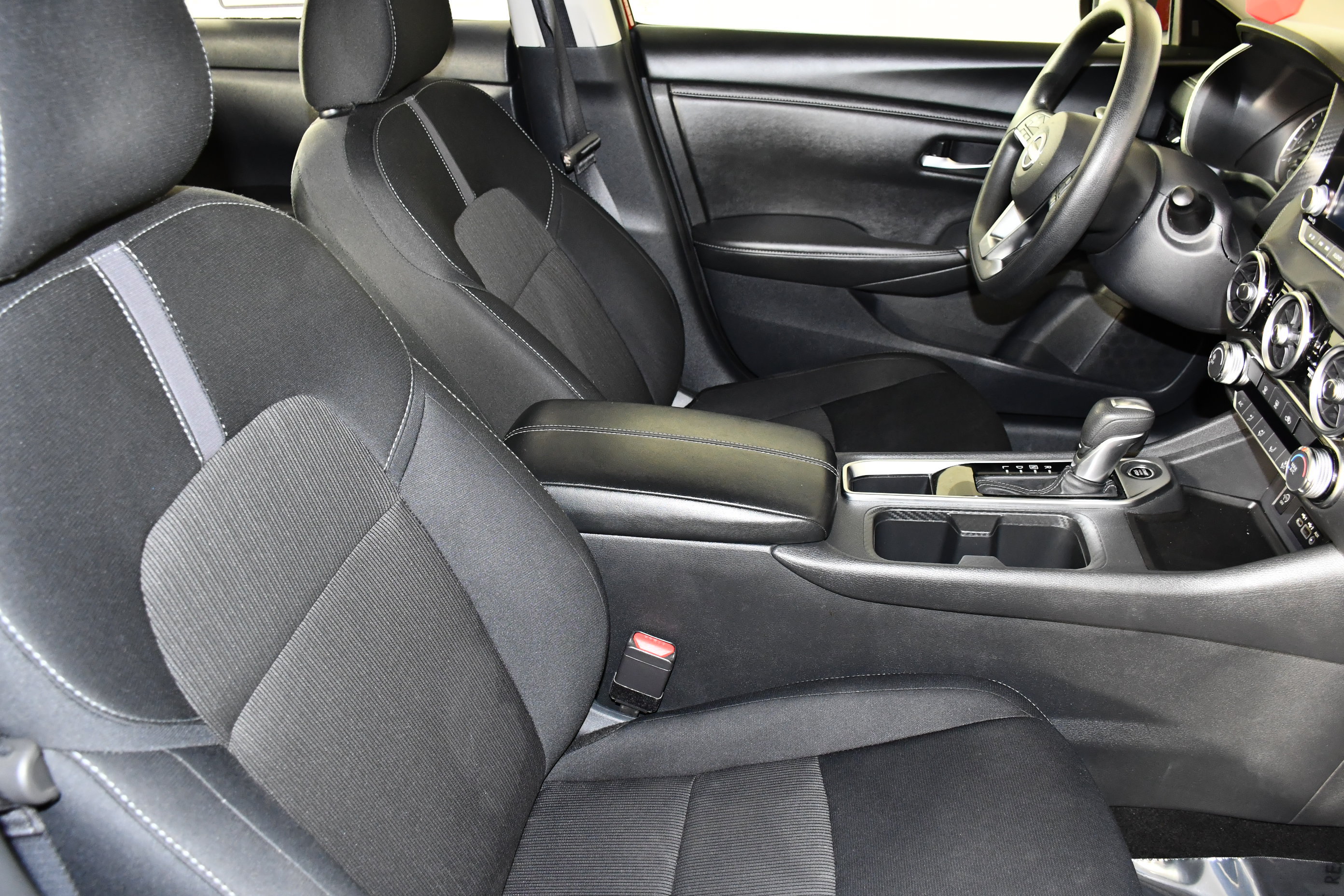 Used 2024 Nissan Sentra SV FWD image 39