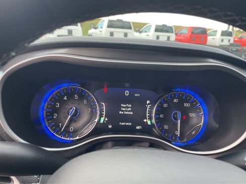 New 2026 Chrysler Pacifica Select image 30