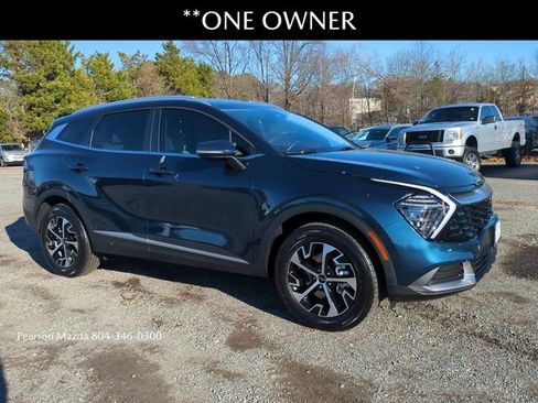 Used 2025 Kia Sportage EX image 2