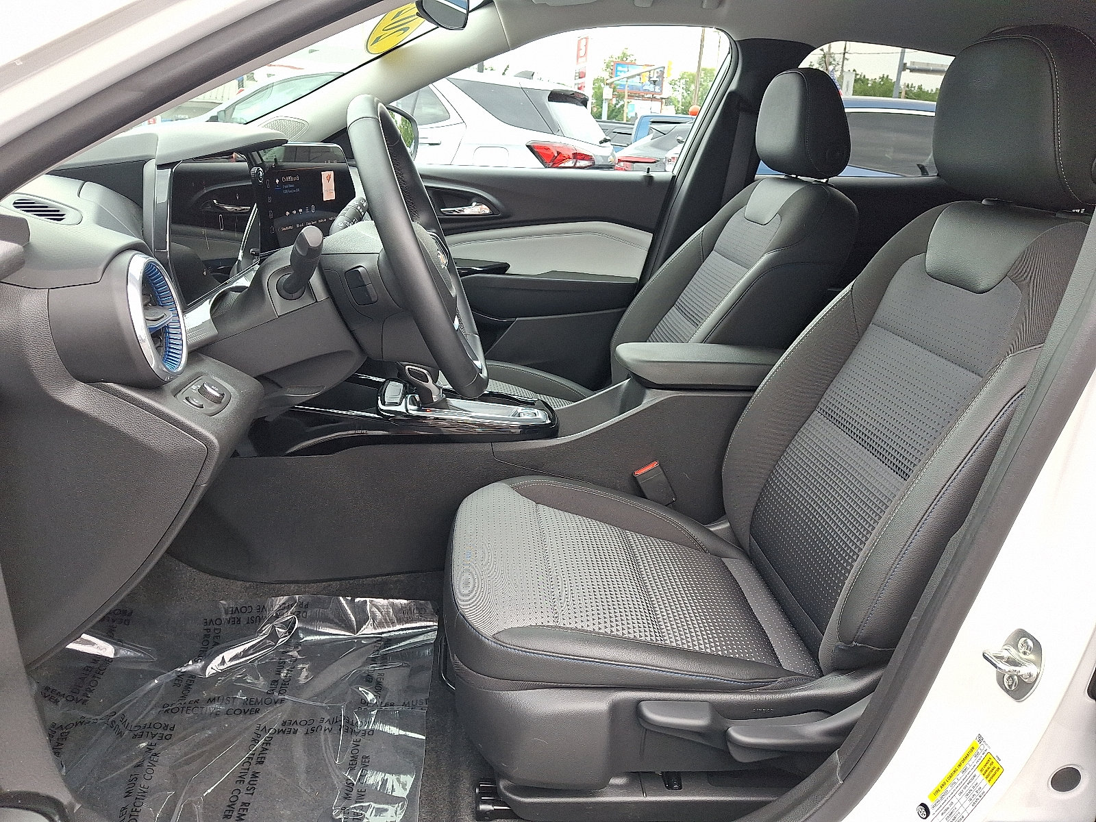 Used 2024 Chevrolet Trax LT w/ Driver Confidence Package FWD image 14