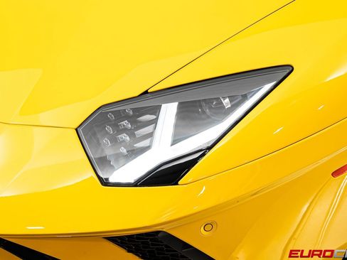 Used 2018 Lamborghini Aventador S AWD/4WD image 13