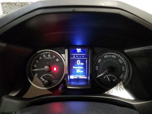 Used 2020 Toyota Tacoma TRD Off-Road w/ Technology Package image 14