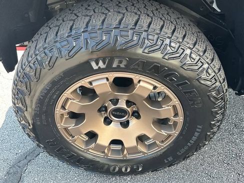Used 2026 Toyota Tacoma 4x4 Double Cab Hybrid image 10