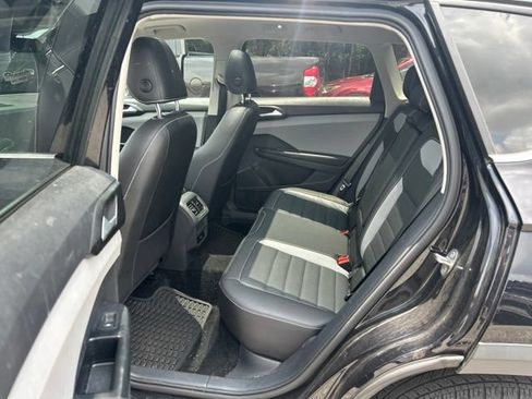 Used 2022 Volkswagen Taos SEL FWD image 18