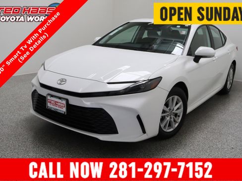 Used 2025 Toyota Camry LE FWD image 1