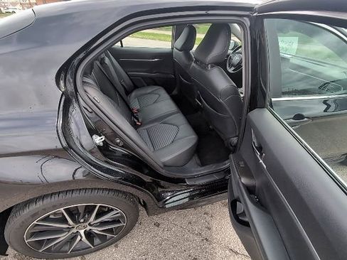 Certified 2024 Toyota Camry SE image 4