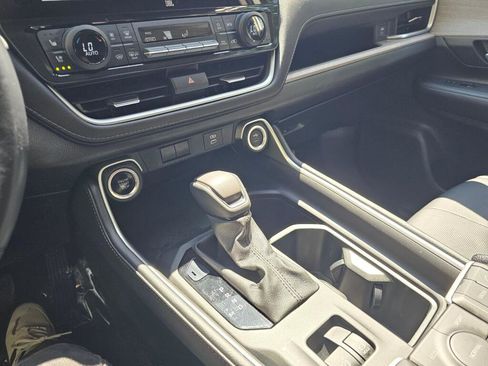 Used 2024 Toyota Grand Highlander AWD image 29