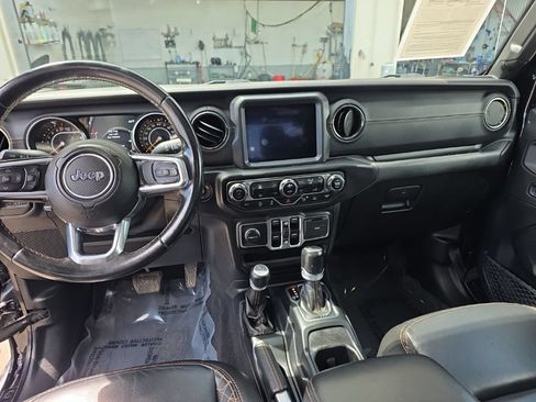 Used 2021 Jeep Gladiator Overland AWD/4WD image 14