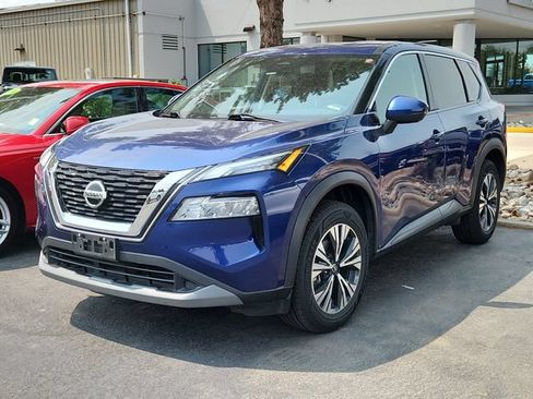 Used 2021 Nissan Rogue SV AWD/4WD image 3