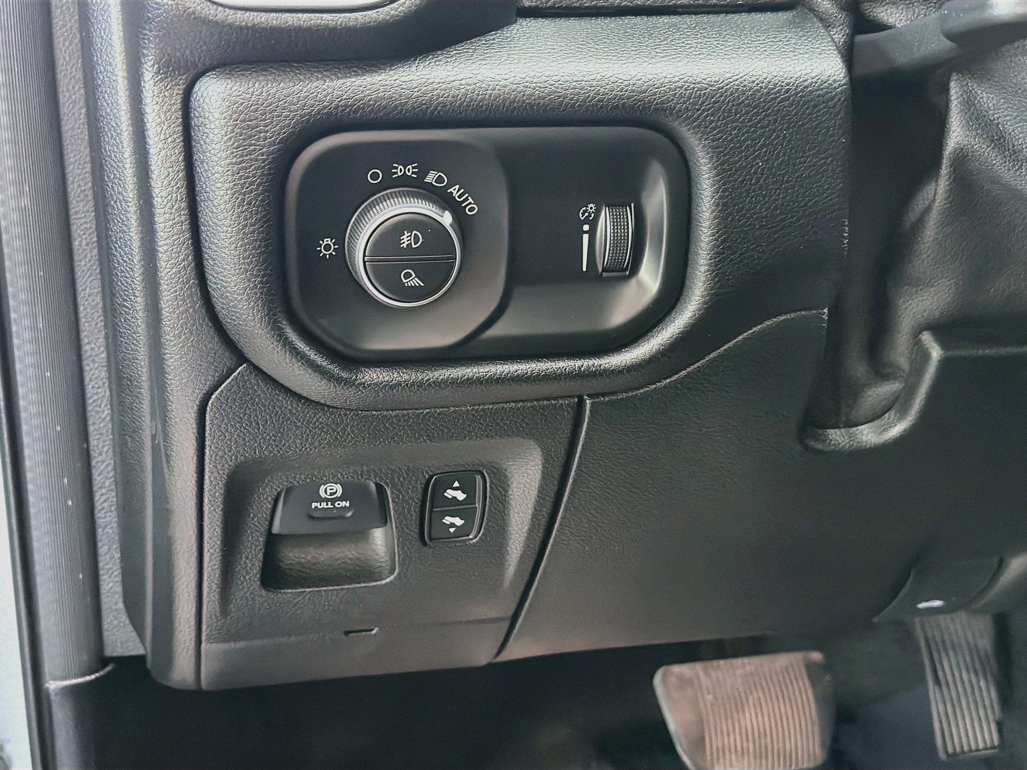 Used 2020 RAM 1500 Big Horn AWD/4WD image 16