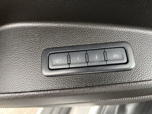 Used 2020 GMC Yukon SLT w/ Premium Edition image 11