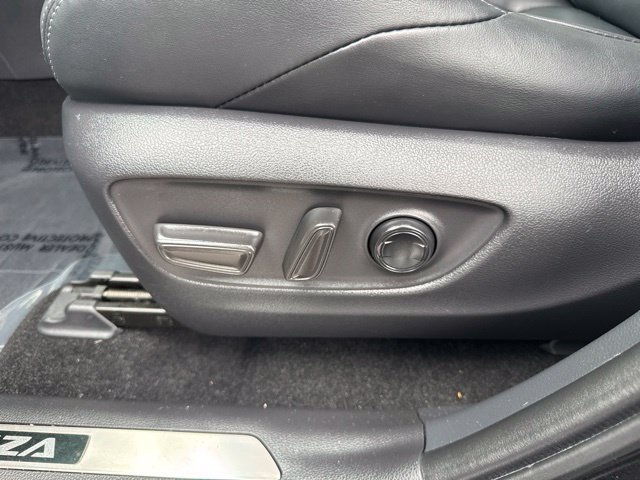 Used 2024 Toyota Venza Nightshade AWD/4WD image 21