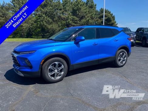 Used 2024 Chevrolet Blazer LT w/ Convenience Package AWD/4WD image 3