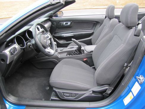 Used 2020 Ford Mustang Convertible w/ Equipment Group 101A image 21