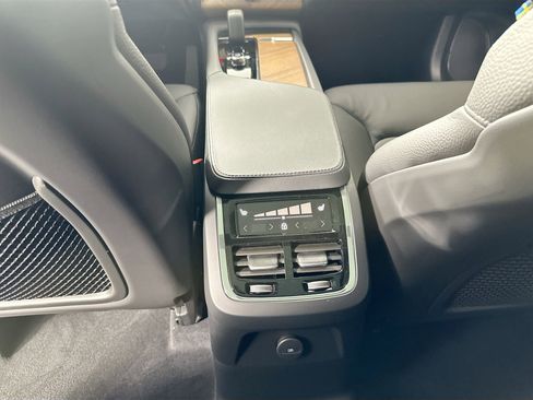 New 2025 Volvo XC90 T8 Plus w/ Protection Package Premier image 24