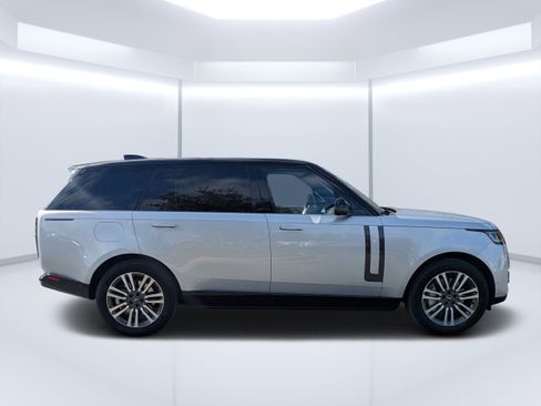 Used 2023 Land Rover Range Rover Long Wheelbase SE image 5
