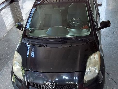 Used 2009 Toyota Yaris 4-Door Hatchback FWD image 22