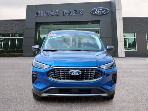 Used 2023 Ford Escape Active AWD/4WD image 2