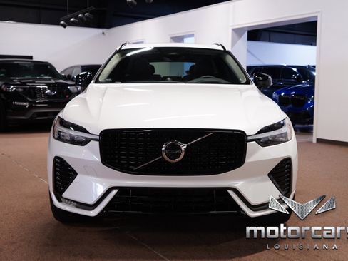 Used 2023 Volvo XC60 B5 Ultimate w/ Protection Package Premier image 2