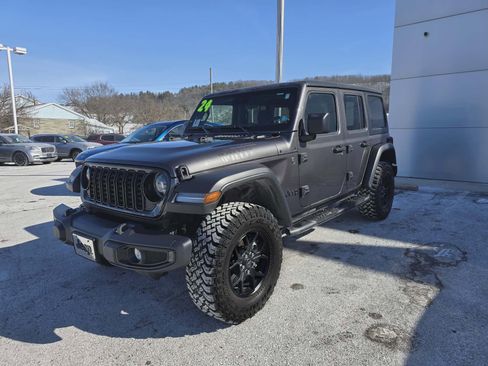 Used 2024 Jeep Wrangler Willys image 6