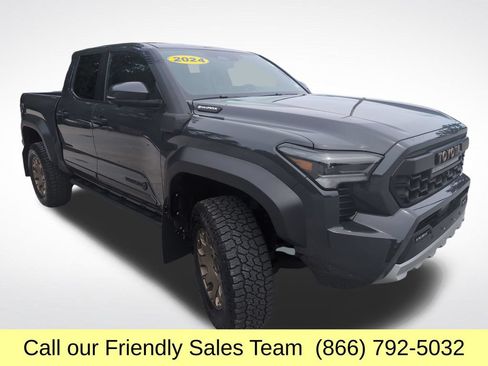 Used 2024 Toyota Tacoma 4x4 Double Cab Hybrid image 9