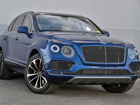 Used 2017 Bentley Bentayga image 1