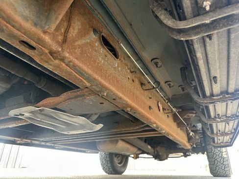 Used 1997 Chevrolet Suburban 4WD w/ Preferred Equipment Group 2 image 8