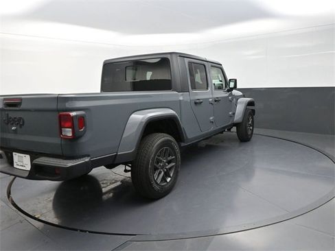 New 2025 Jeep Gladiator Sport image 7