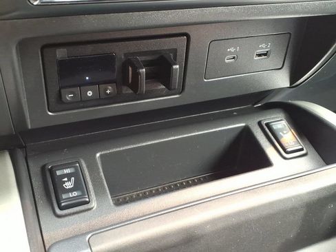 Used 2023 Nissan Titan SV w/ SV Convenience Package AWD/4WD image 23