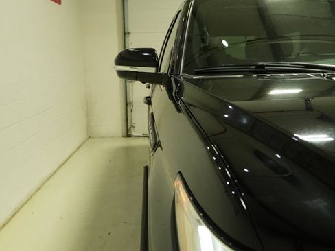 Used 2023 Lincoln Navigator Reserve AWD/4WD image 9