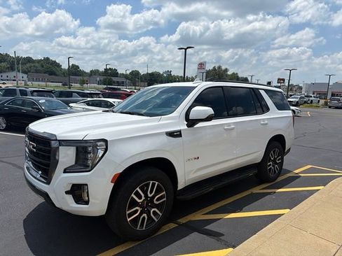 Used 2024 GMC Yukon AT4 w/ Technology Package AWD/4WD image 2