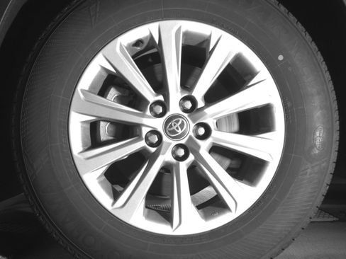 Used 2025 Toyota Grand Highlander FWD image 12