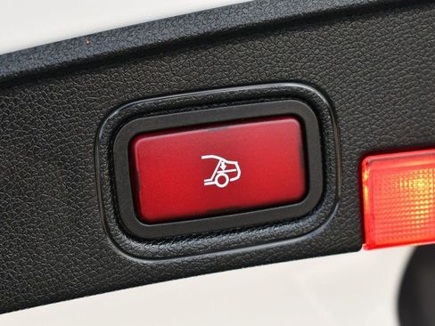 Used 2018 Mercedes-Benz C 300 Cabriolet w/ Premium Package image 16