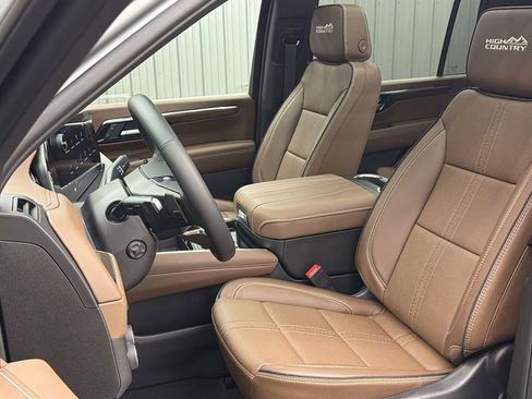 Used 2026 Chevrolet Suburban High Country w/ Sun And Tow Package image 31