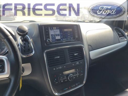 Used 2011 Dodge Grand Caravan R/T w/ Driver Convenience Group image 18