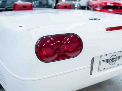 Used 1990 Chevrolet Corvette Convertible image 27