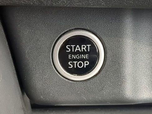 Used 2022 Nissan Rogue Platinum w/ Head-Up Display Package image 36