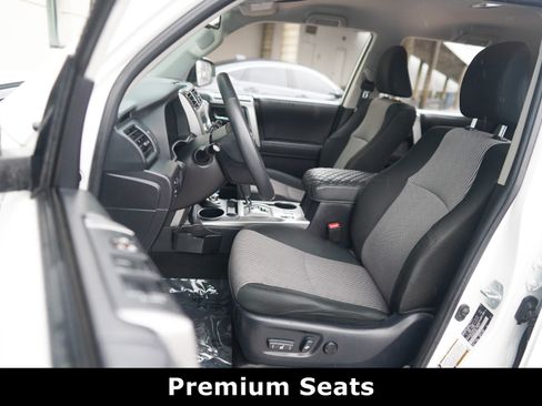 Used 2020 Toyota 4Runner SR5 AWD/4WD image 24