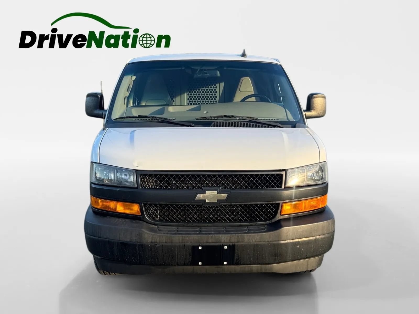 Used 2018 Chevrolet Express 2500 w/ Driver Convenience Package RWD image 2
