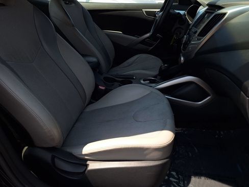 Used 2012 Hyundai Veloster w/ Style Pkg FWD image 24