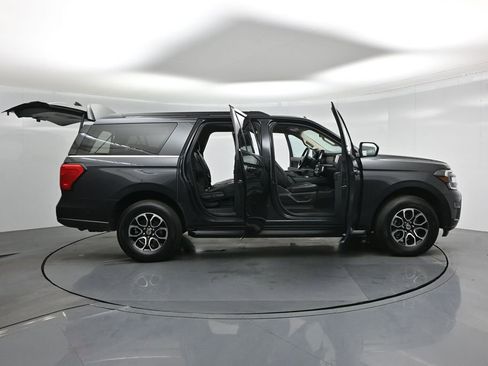 Used 2024 Ford Expedition Max XLT image 4