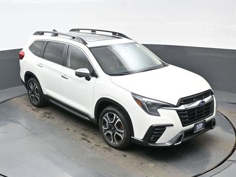 Used 2023 Subaru Ascent Touring image 41