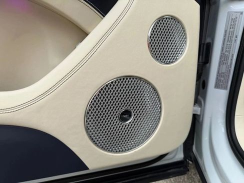 Used 2021 Bentley Bentayga w/ First Edition Specification image 14