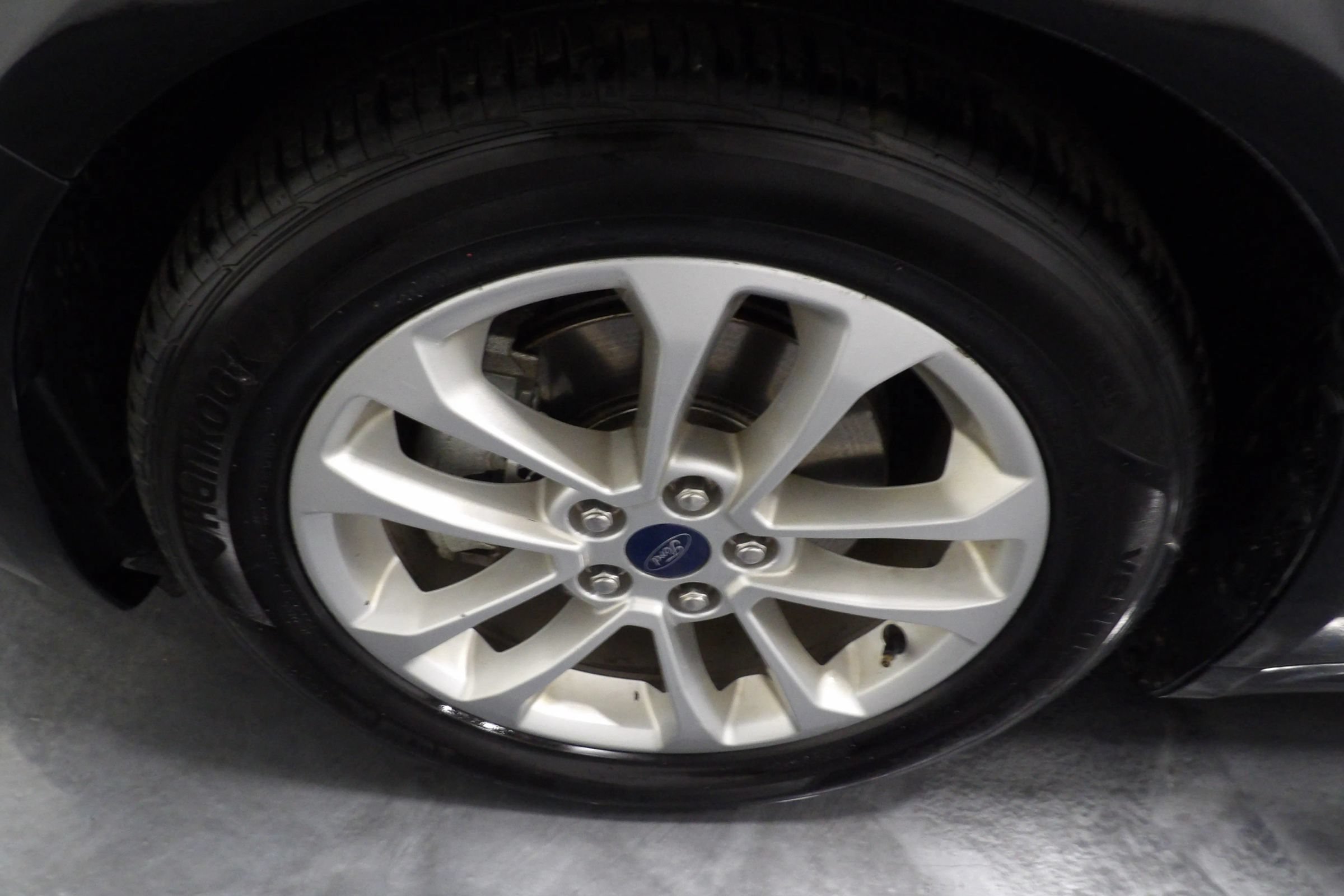 Used 2020 Ford Fusion SE FWD image 23