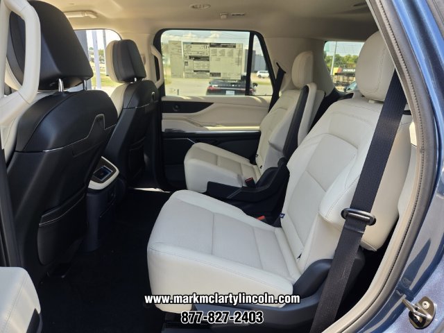 New 2027 Lincoln Navigator Premiere AWD/4WD image 9