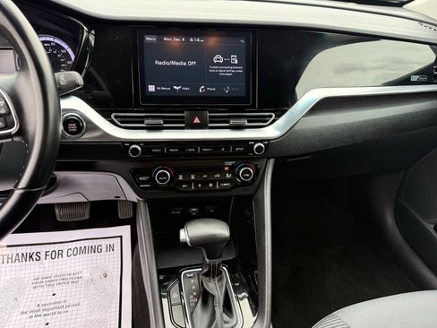 Used 2022 Kia Niro LXS image 18