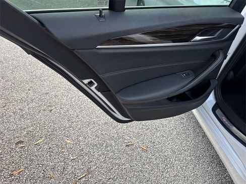 Used 2019 BMW 540i image 21