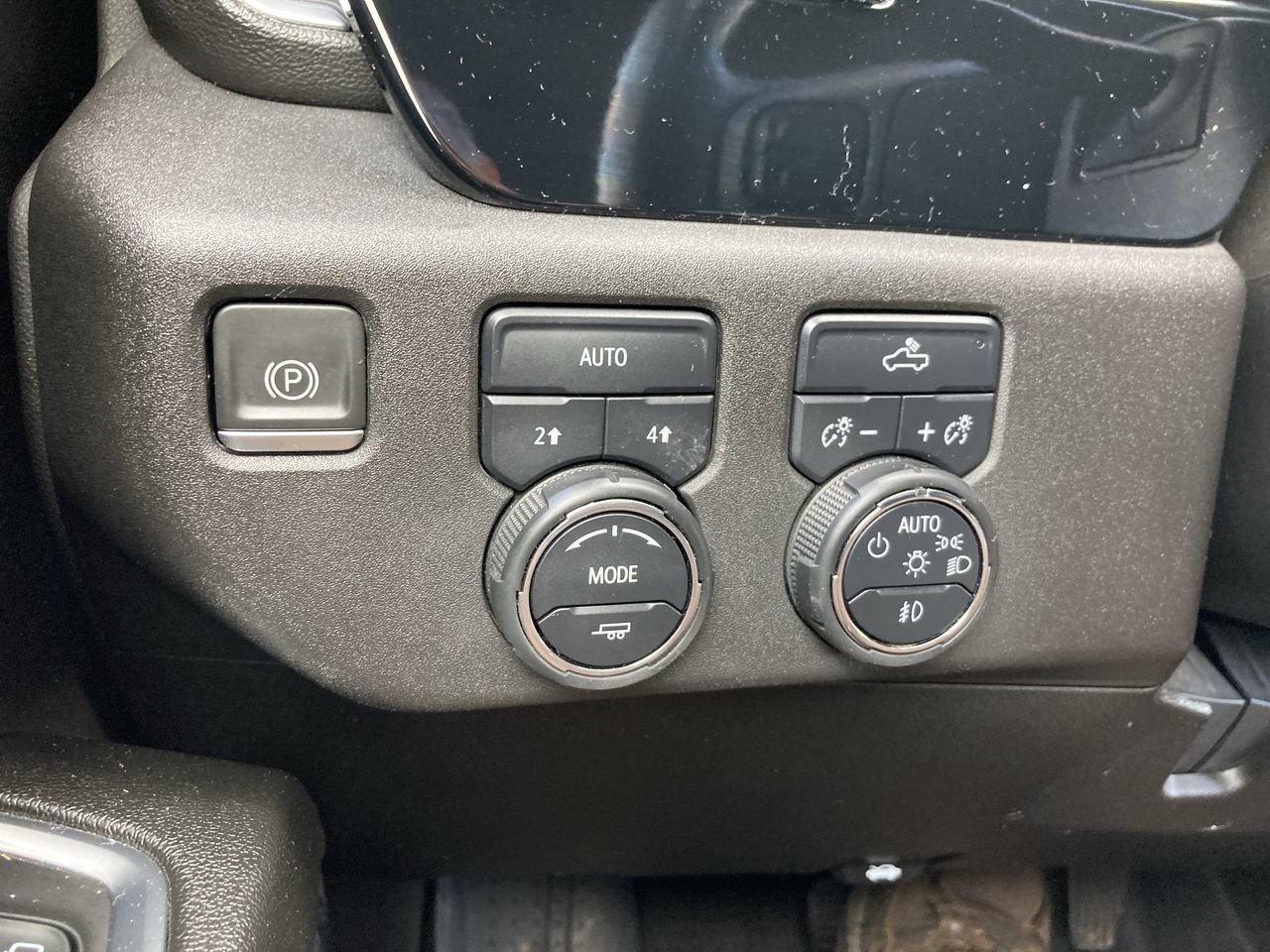 Used 2024 Chevrolet Silverado 1500 RST w/ Redline Edition AWD/4WD image 13