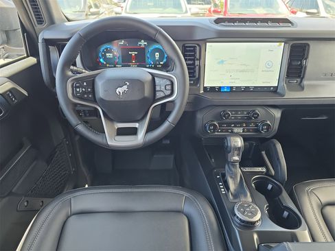 New 2025 Ford Bronco Badlands image 10